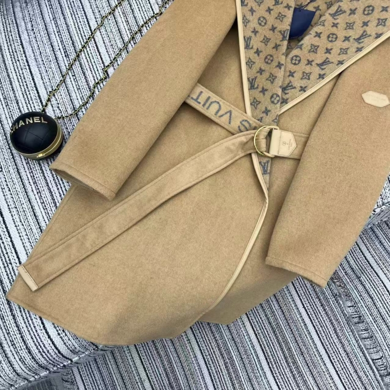 l0vis Vvtt0n outwear